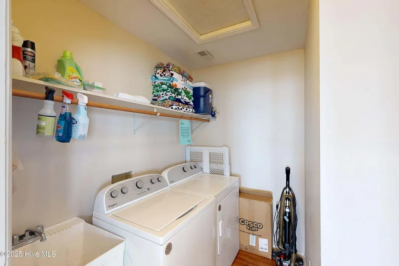 124 N Permuda Wynd Drive, North Topsail Beach, NC 28460, North Topsail Beach, North Carolina, United States. - Photo 23