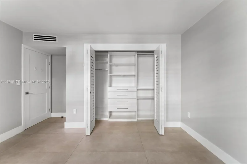 55 Ocean Lane Dr 1031, Key Biscayne, Florida, United States. - Photo 24