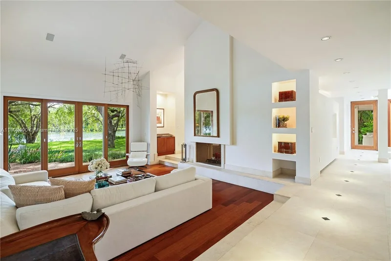 5390 Banyan Dr, Coral Gables, Florida, United States. - Photo 15