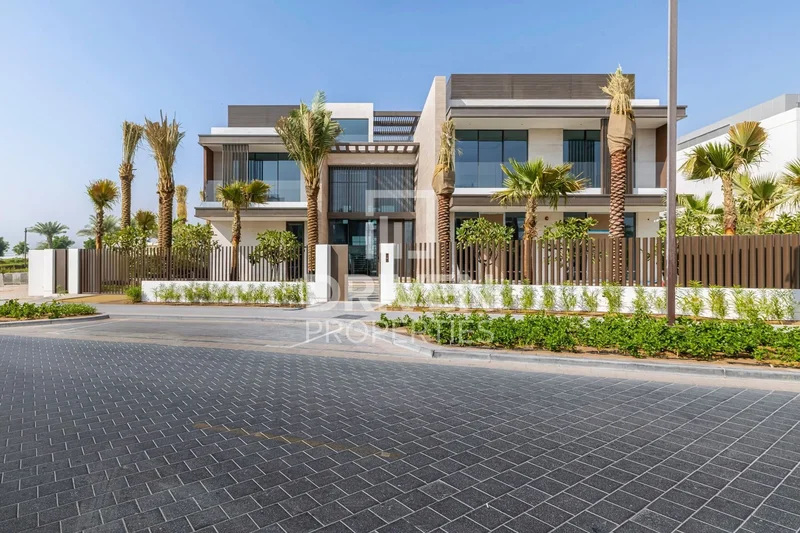 Ultra Luxury | Custom Built | Prime Location
