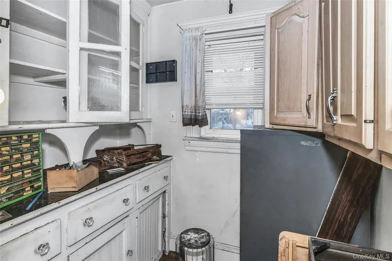 41 W Fulton Avenue, Roosevelt, New York, United States. - Photo 18