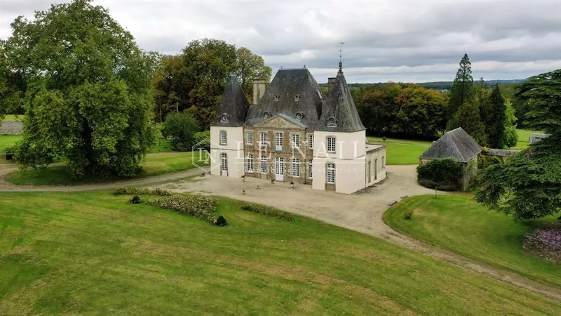 Elegant 17th and 18th C. for sale in Normandy, 35 km from the sea