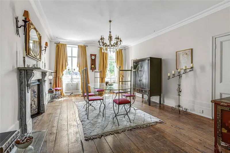 Kew Green, Kew, London, TW9