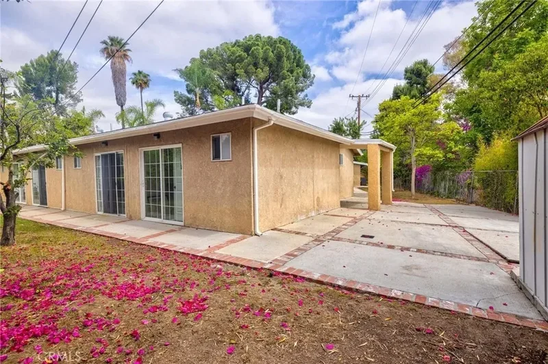 Single Family Residence in Whittier