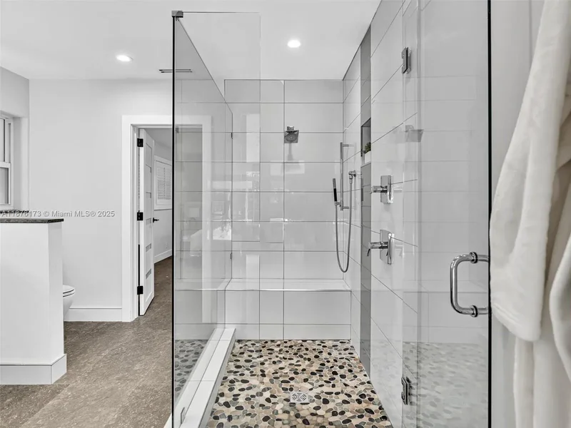840 S Southlake Dr, Hollywood, Florida, United States. - Photo 37