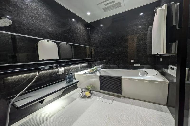 Minato-ku, 13 105-0021, Minato City, Tokyo, Japan. - Photo 12
