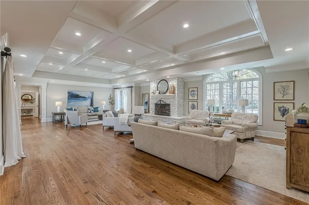 5752 W PHILLIPS MILL Road, Douglasville, Georgia, United States. - Photo 4