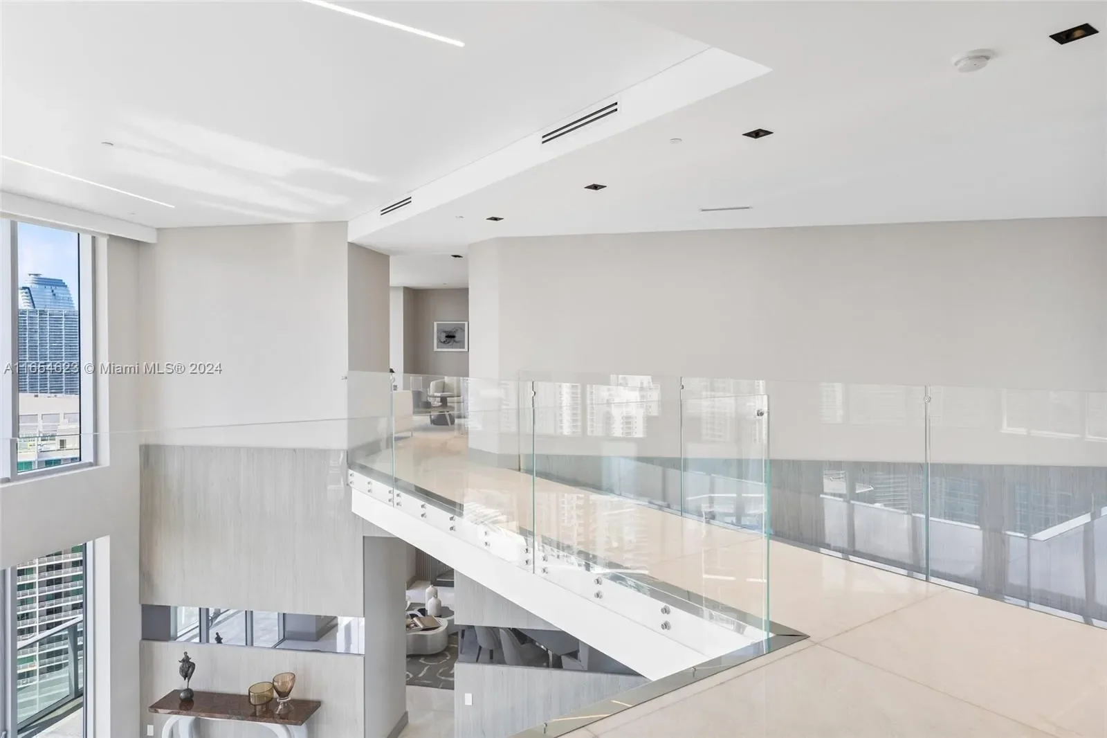 1300 Brickell Bay Dr, #PH4400, Miami, Florida, United States. - Photo 26