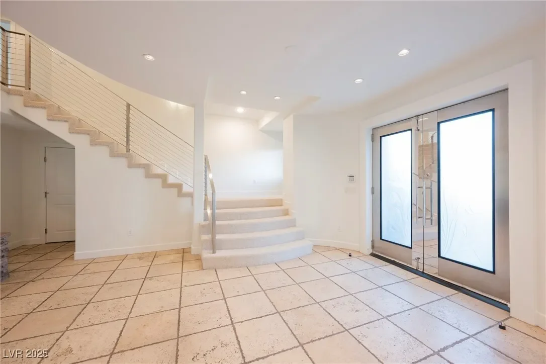 5101 Mountain Foliage Drive, Las Vegas, Nevada, United States. - Photo 6