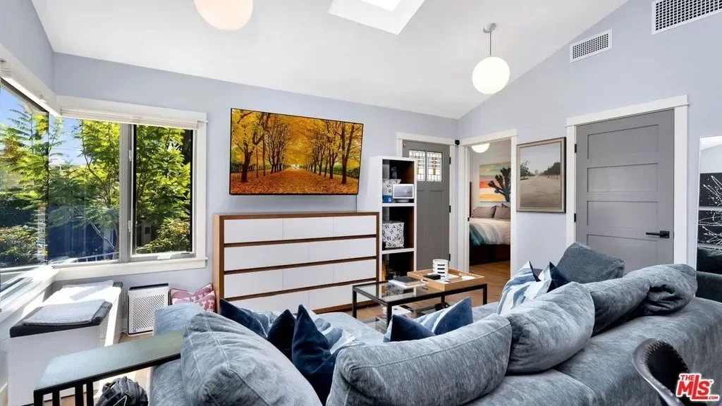 9009 Lloyd Place, Los Angeles, California, United States. - Photo 27