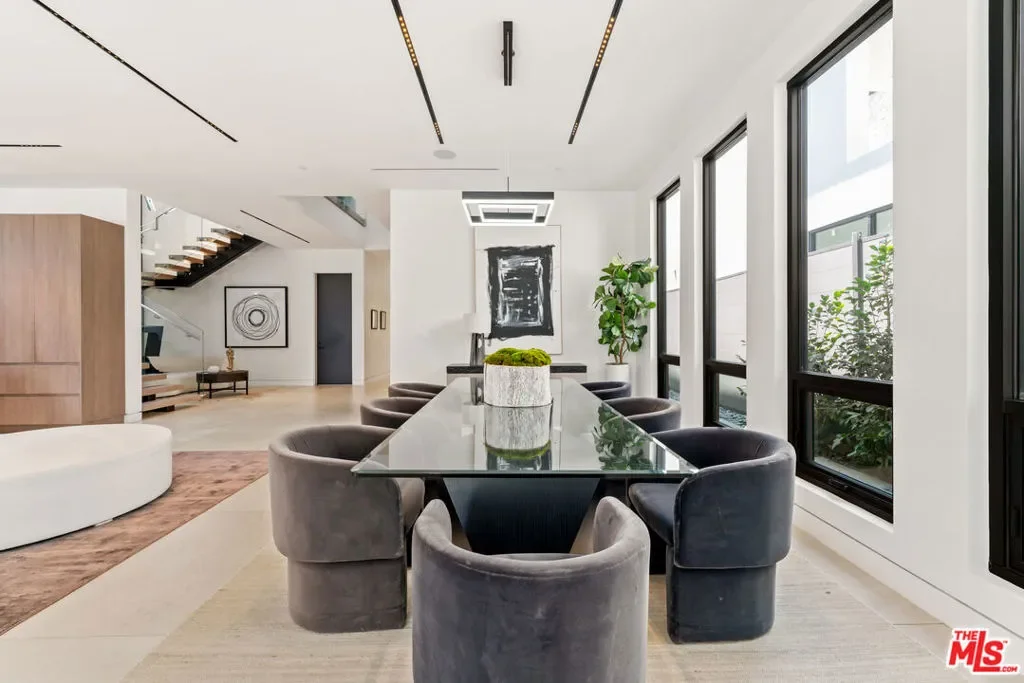 818 N Curson Avenue, Los Angeles, California, United States. - Photo 43