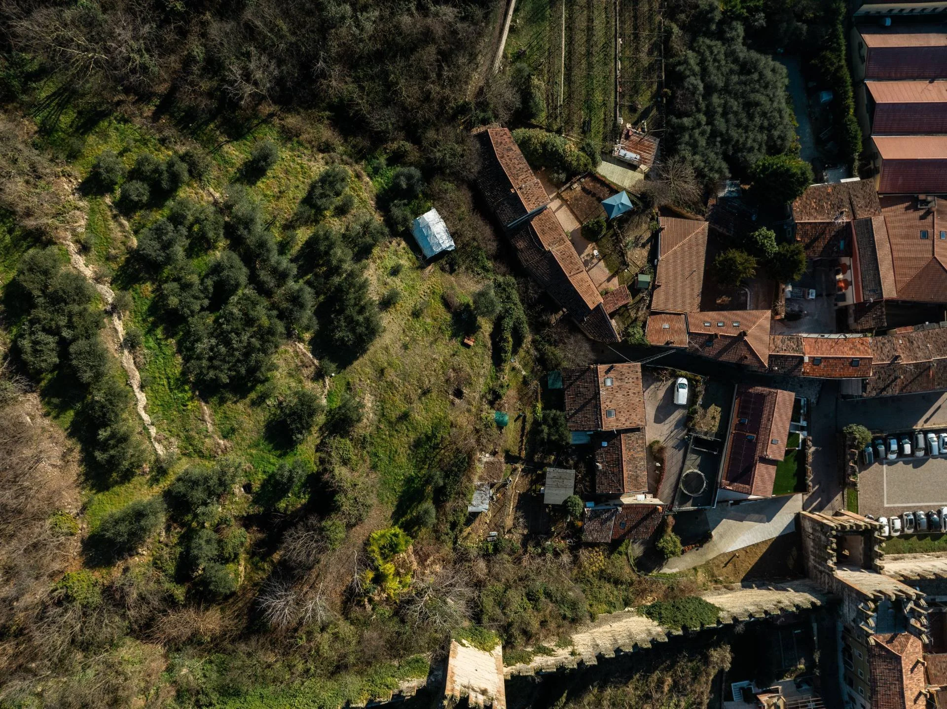 Via Adolfo Mattielli Pittore, Soave, Veneto, Italy. - Photo 42