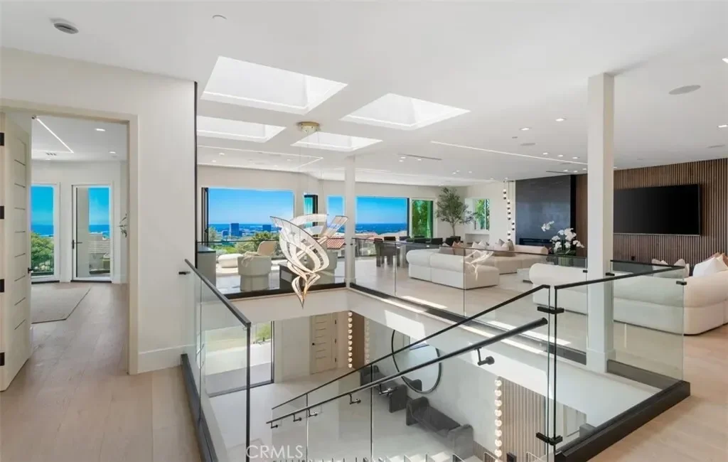 4 Narbonne, Newport Beach, California, United States. - Photo 13