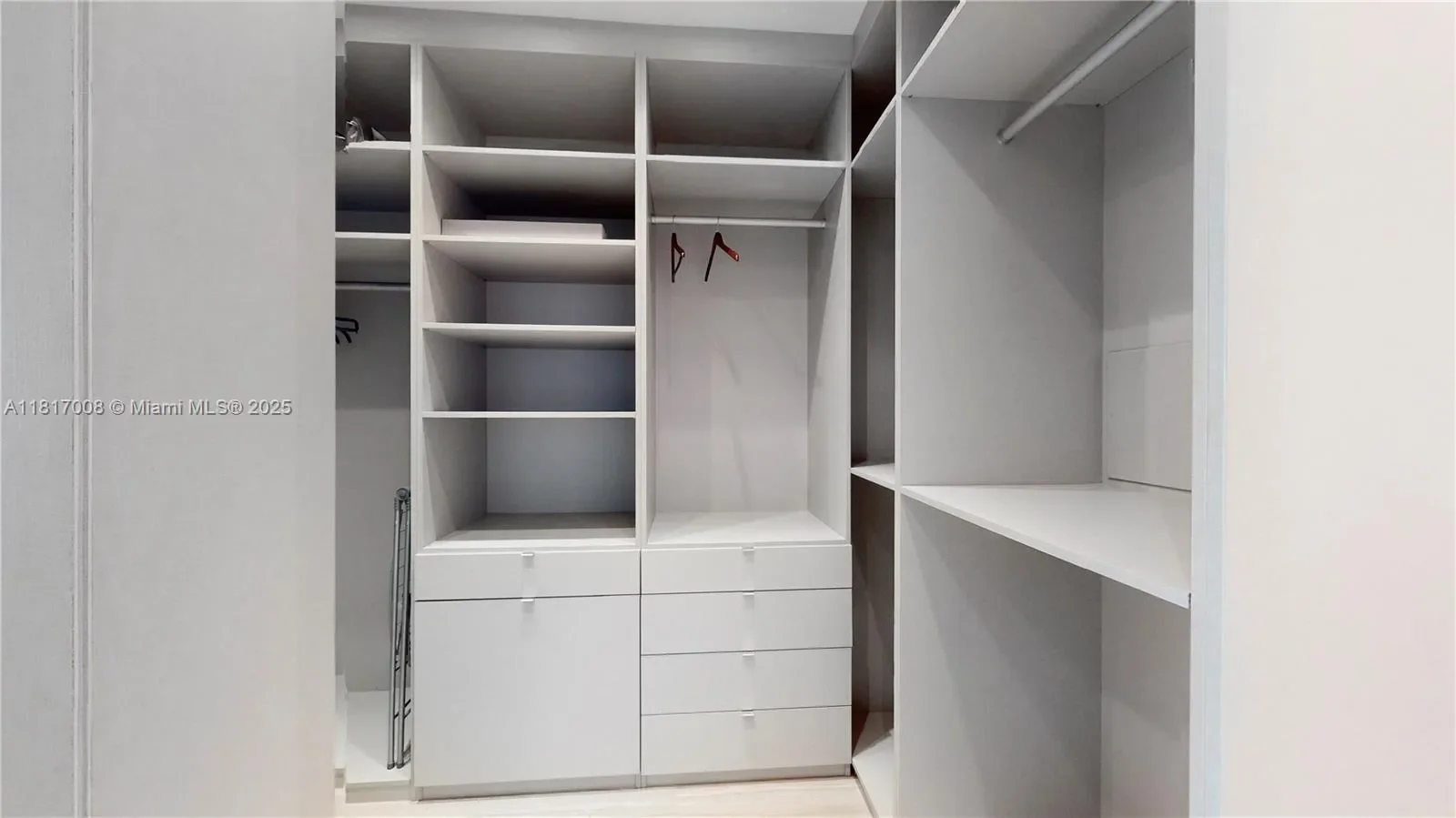 6799 Collins Ave 405, Miami Beach, Florida, United States. - Photo 9