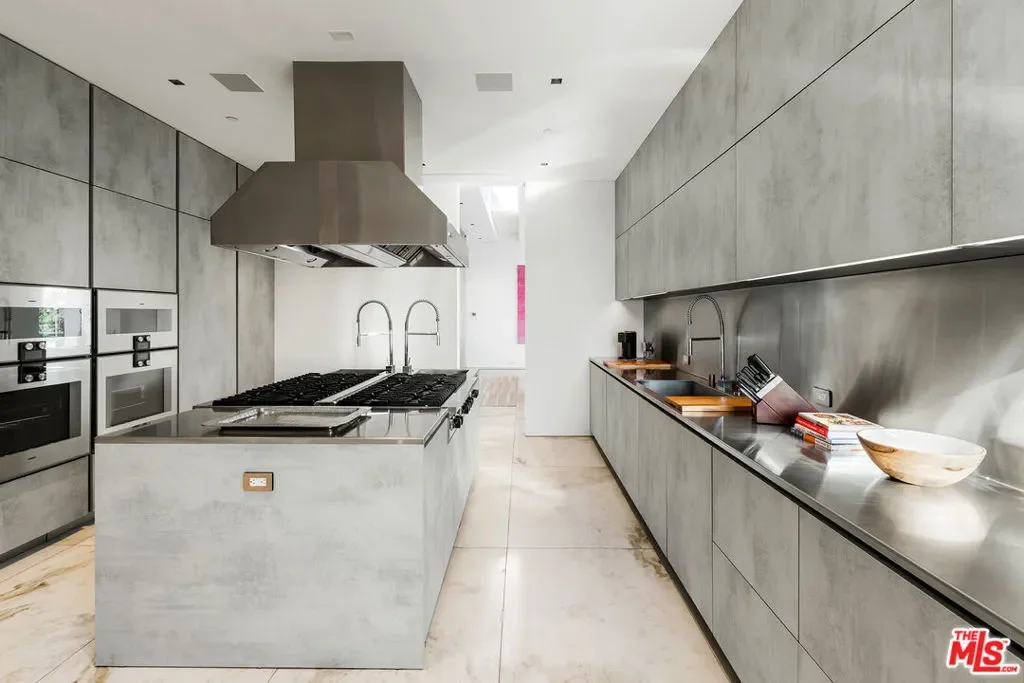 1108 Wallace, Beverly Hills, California, United States. - Photo 61