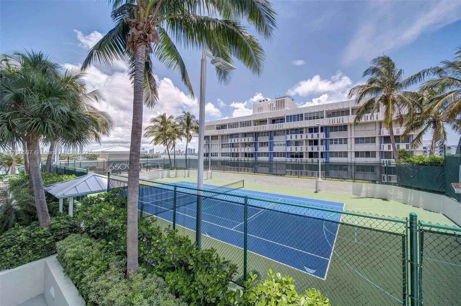 650 West Ave 2511, Miami Beach, Florida, United States. - Photo 21
