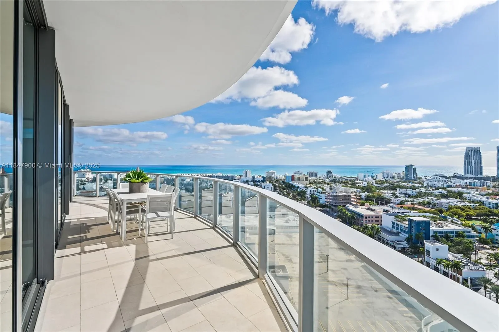 Miami Beach, Florida, United States. - Photo 16