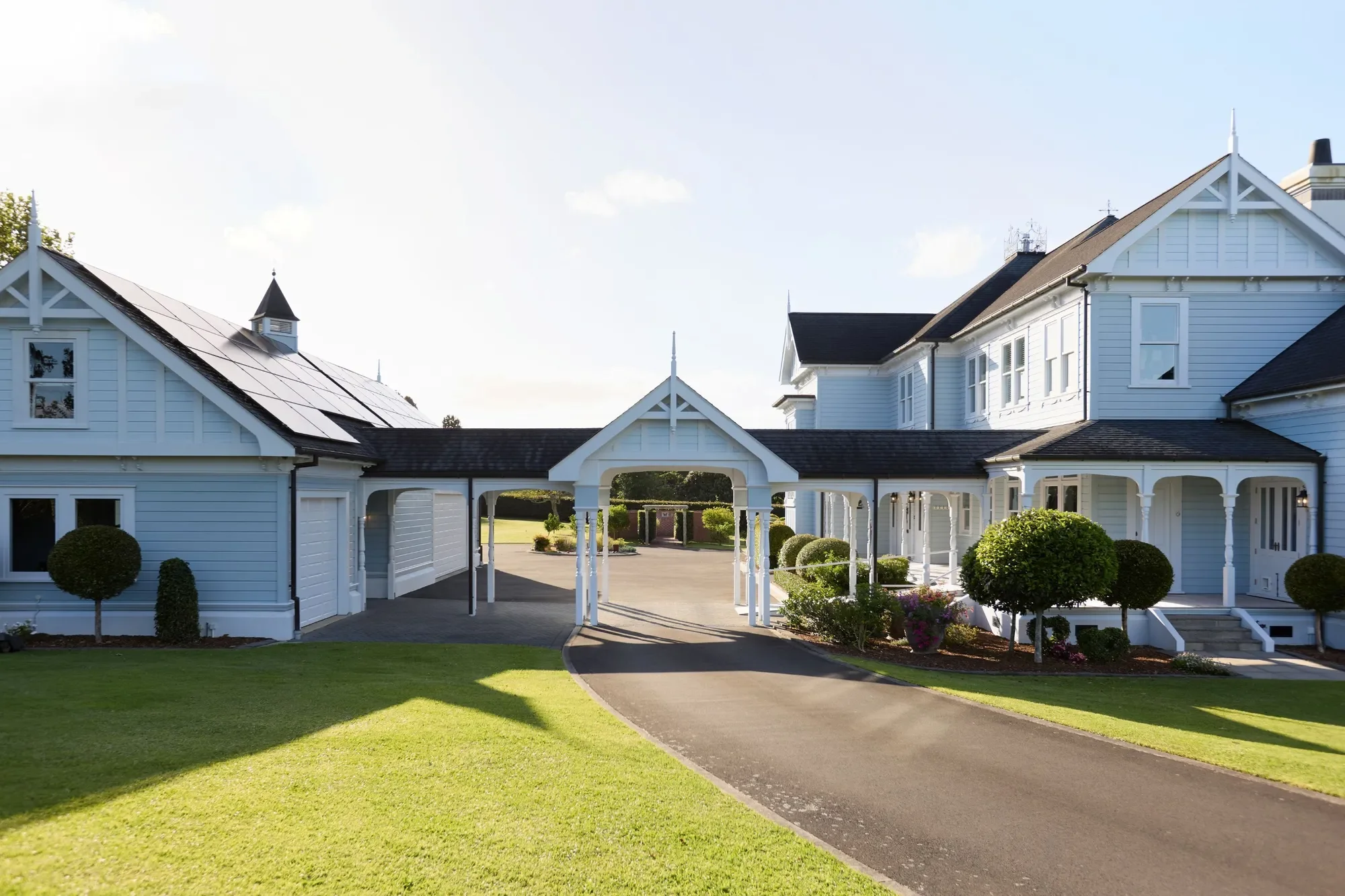 Exterior photo 5