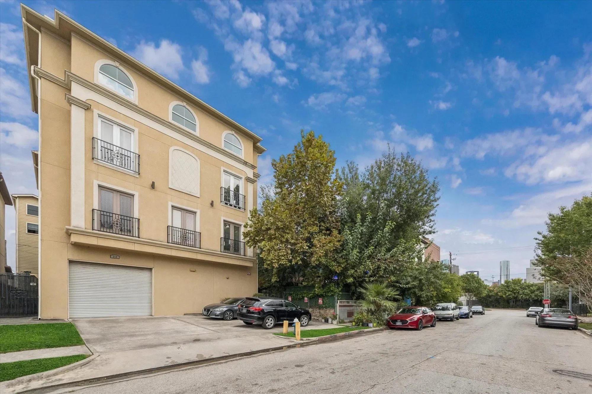 314 W Bell Street, Houston, Texas, United States. - Photo 22