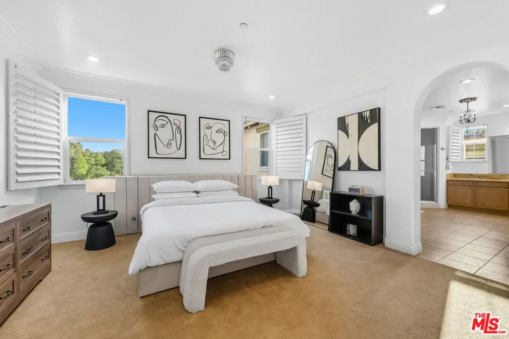 22074 Sagebrook Road, Los Angeles, California, United States. - Photo 14