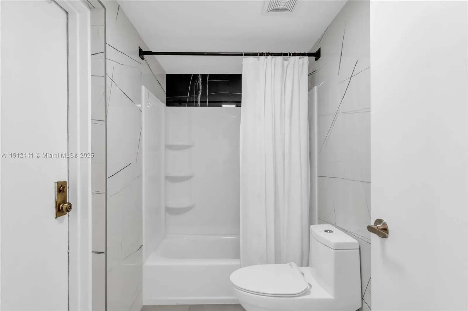 355 Poinciana Dr 1130, Golden Beach, Florida, United States. - Photo 13