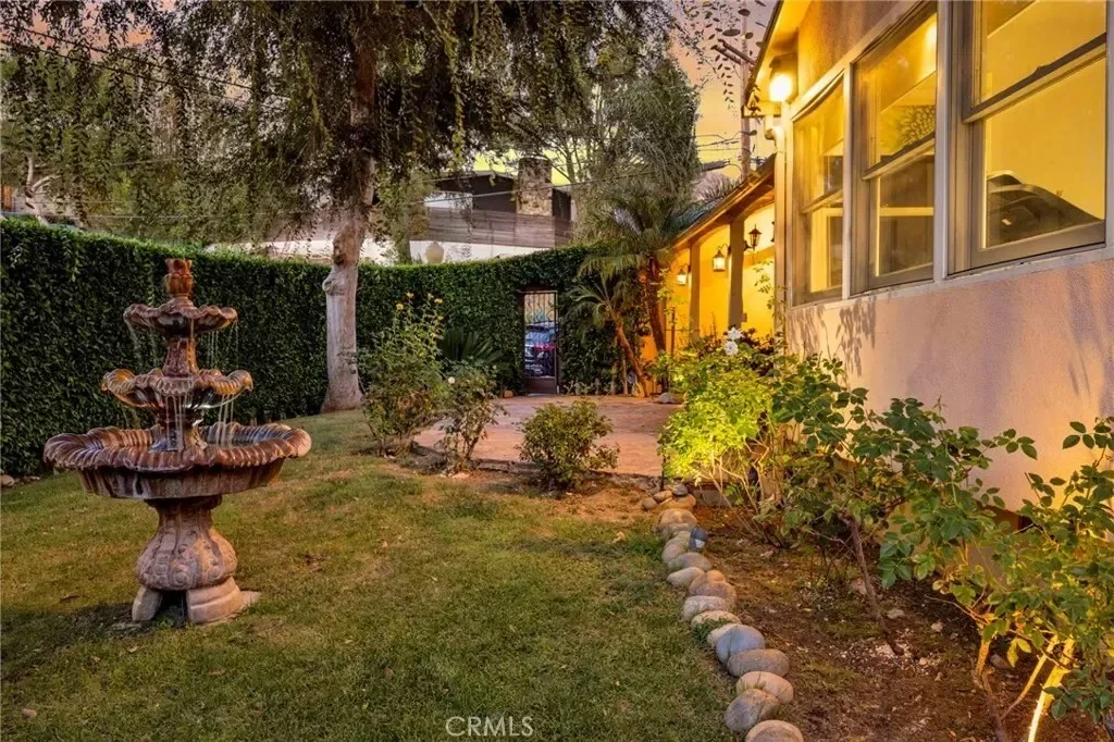 3398 Floyd, Los Angeles, California, United States. - Photo 2