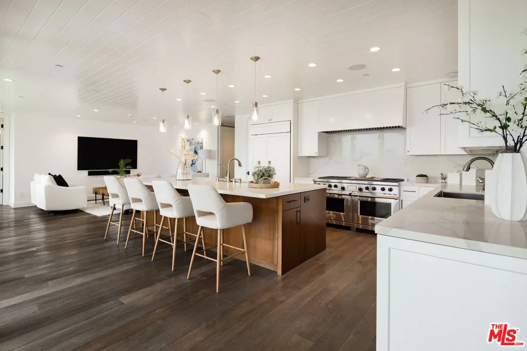 934 1st St, Manhattan Beach, California, United States. - Photo 4