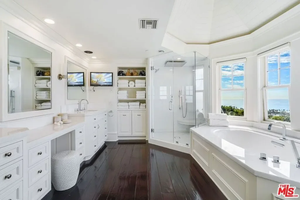 6277 Sea Star Drive, Malibu, California, United States. - Photo 11