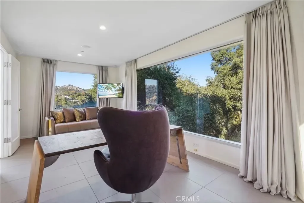 9716 Oak Pass Road, Beverly Hills, California, United States. - Photo 26