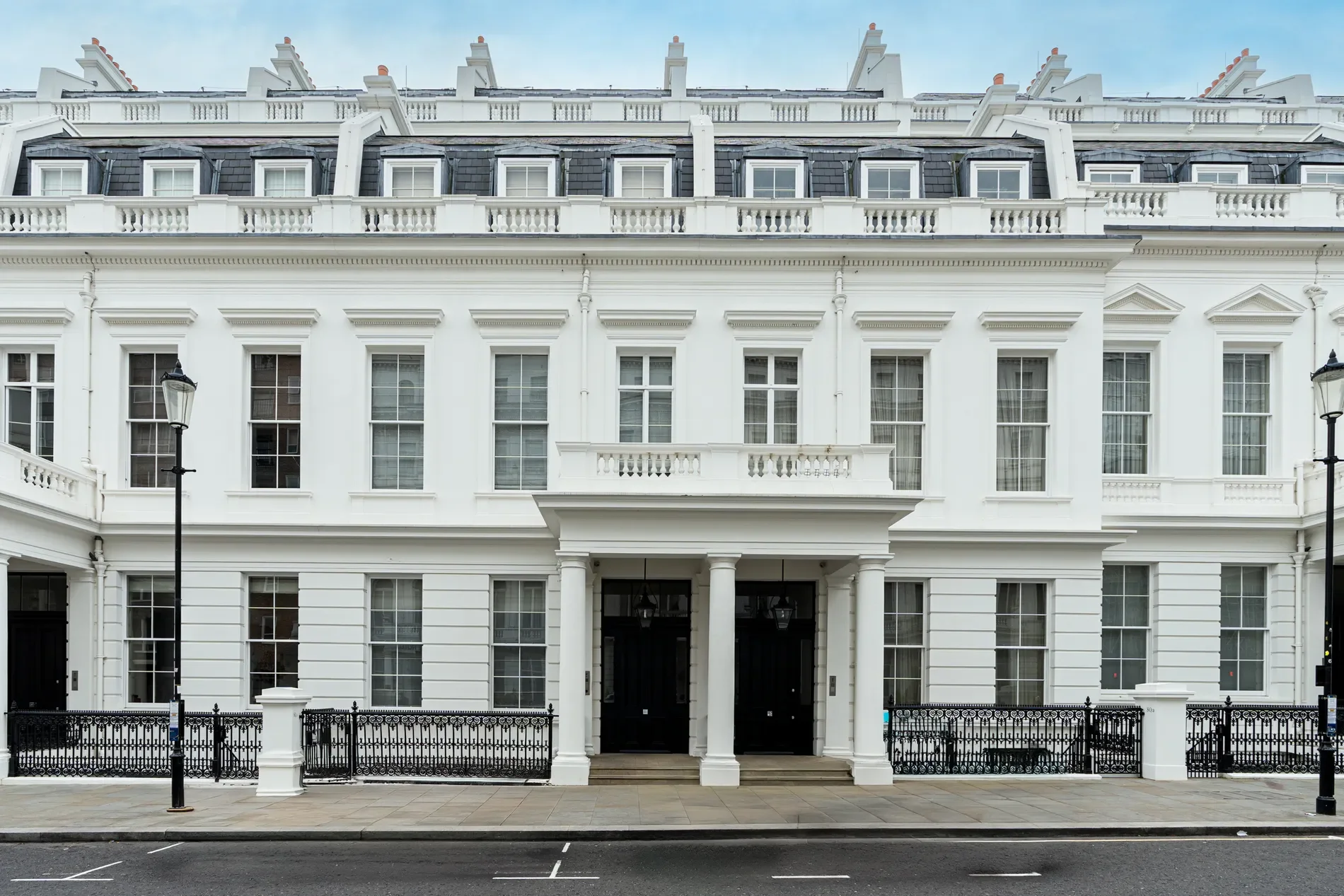 Exterior photo 1