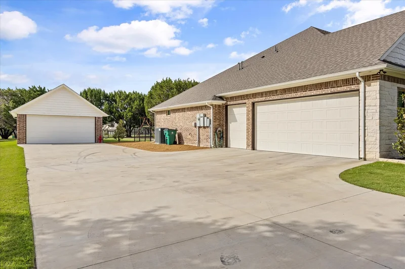 2207 Wood Duck Lane, Granbury, TX 76049, Granbury, Texas, United States. - Photo 21