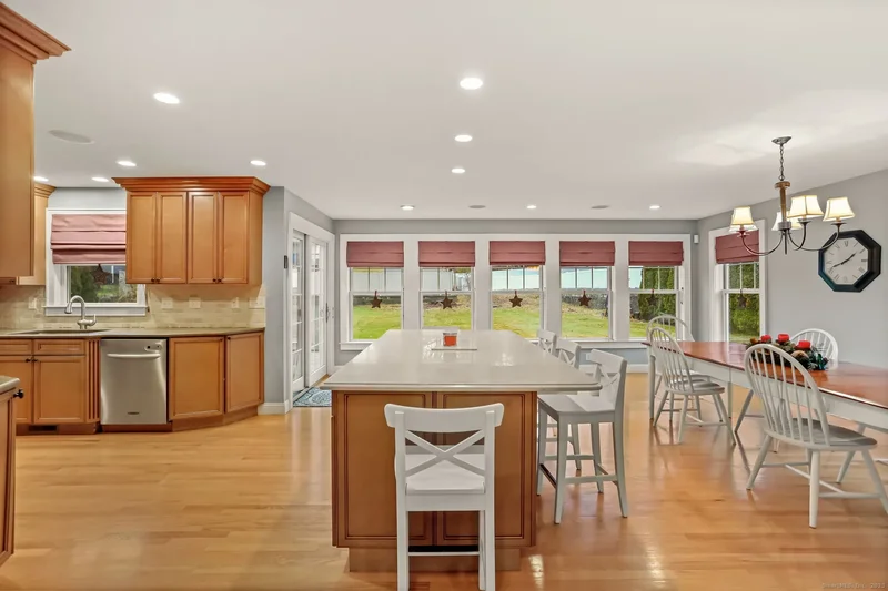8 Moorland Road, Trumbull, CT 06611, Trumbull, Connecticut, United States. - Photo 2