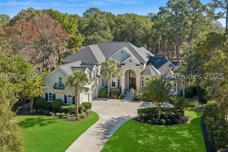 Luxury Living with Panoramic Golf Course Views