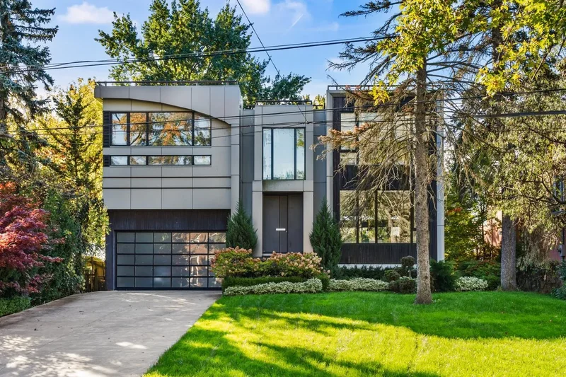 Unmatched Beauty Of Lakeside Living