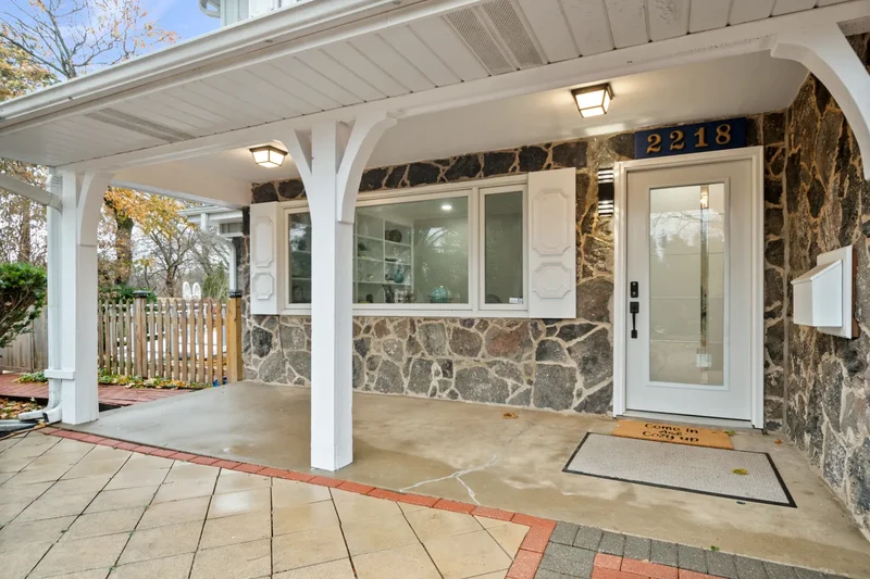 2218 Old Glenview Road, Wilmette, IL 60091, Wilmette, Illinois, United States. - Photo 2