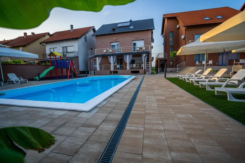 Vukovar, Mitnica, for sale, 800 m², business opportunity
