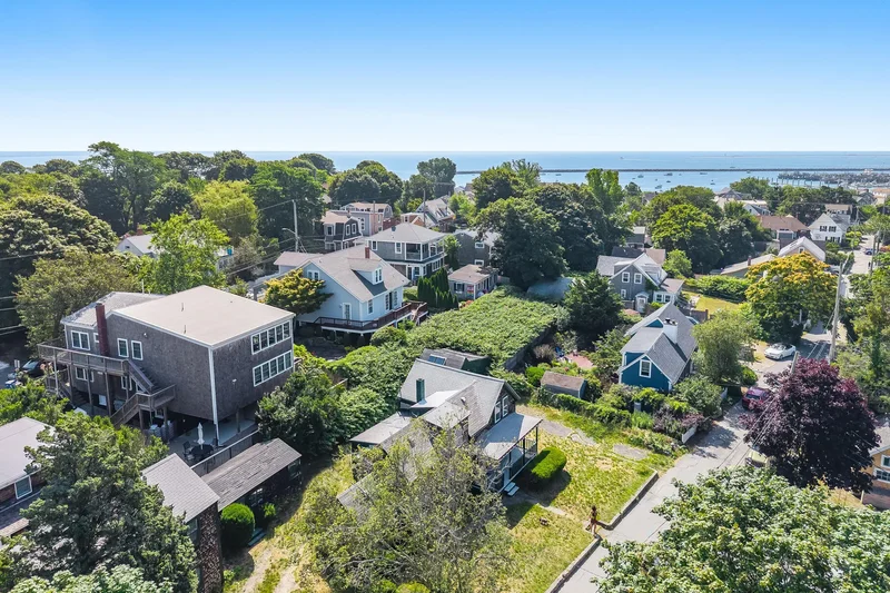 37 Pearl Street , Provincetown, MA 02657, Provincetown, Massachusetts, United States. - Photo 40