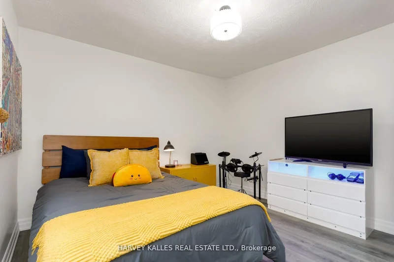 139 King Edward Avenue, Toronto, ON, M4C 5J7, CANADA, Toronto, Ontario, Canada. - Photo 2