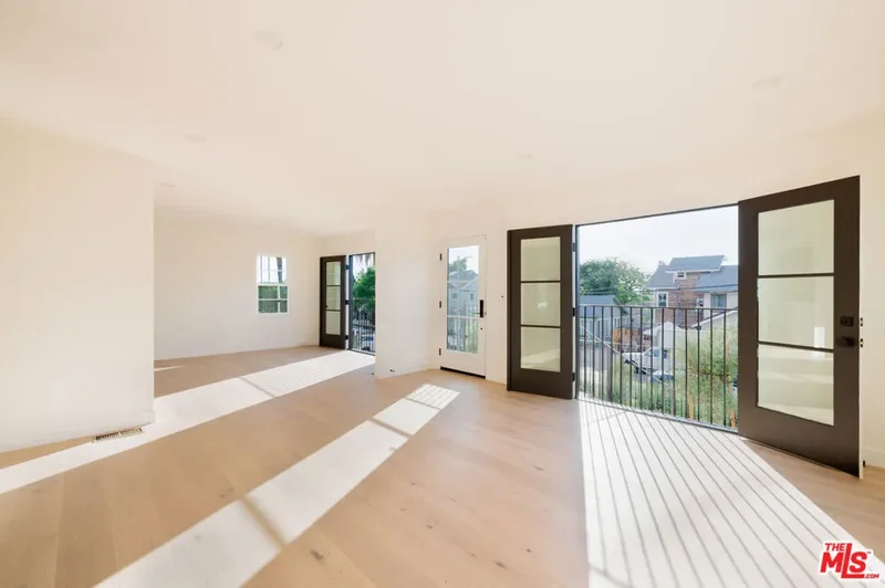 1018 Manzanita Street, Los Angeles, California, United States. - Photo 30