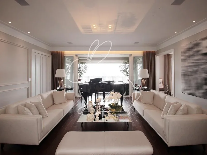 Unique opportunity in an iconic condominium