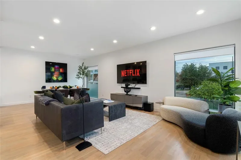 1002 Mobile Street 1, Dallas, Texas, United States. - Photo 6