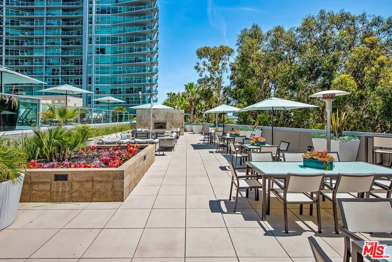 13650 Marina Pointe Drive 1009, Marina del Rey, California, United States. - Photo 33