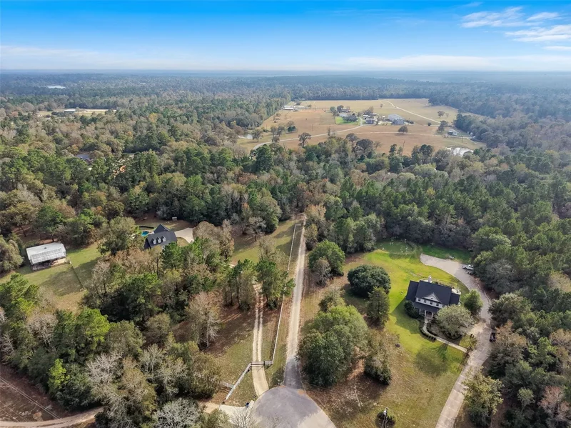 18451 Hills Lake Ct, Montgomery, Texas, United States. - Photo 35