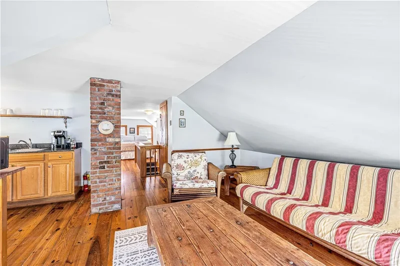 557 Center Road, New Shoreham, Rhode Island, United States. - Photo 12