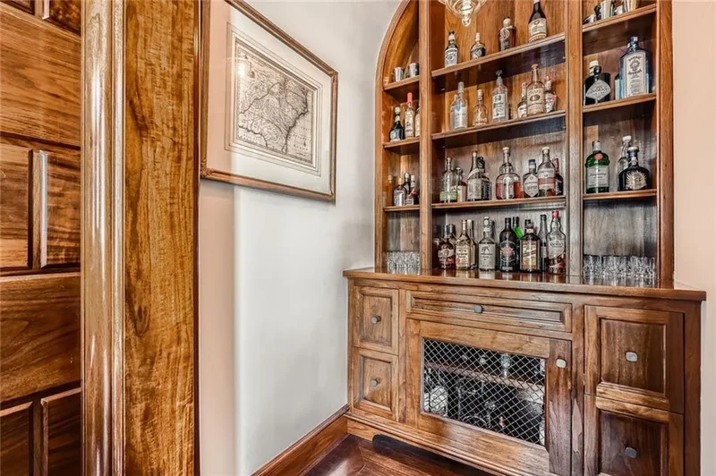 2440 Peachtree Road NW 9, Atlanta, Georgia, United States. - Photo 34