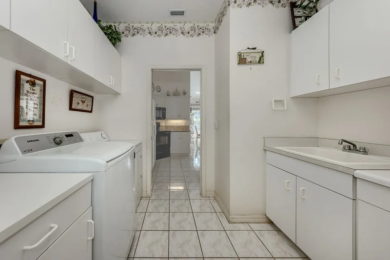 1402 Brenner Park Drive, Venice, FL 34292, Venice, Florida, United States. - Photo 5