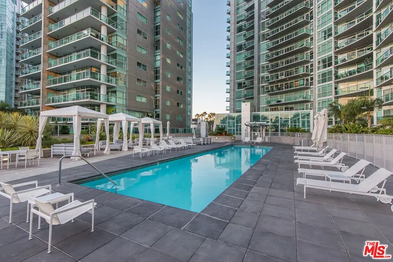 13600 Marina Pointe Drive 1904, Marina del Rey, California, United States. - Photo 38