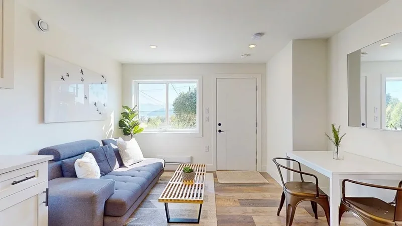 405 S Fletcher Road, Gibsons, British Columbia, Canada. - Photo 18