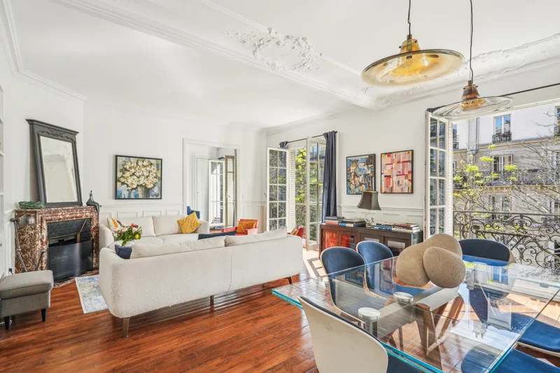 Montmartre Beautiful Renovated Family Apartment With Balcony