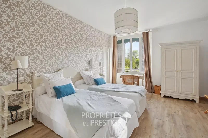 Saint-Rémy-lès-Chevreuse, Île-de-France, France. - Photo 13